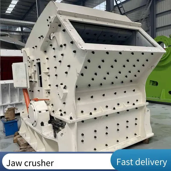 Mobile Gravel Truck, Large Iron Ore Crusher, 12 Stone Crusher Equipment, Mobile Sand and Gravel Production Line photo-5
