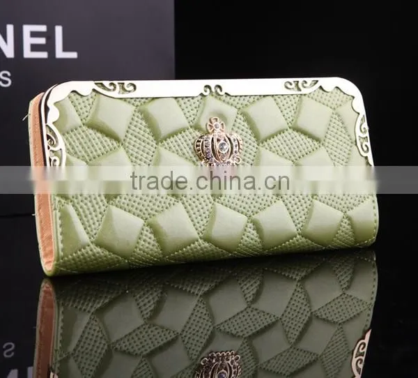 Europe Fashion Crown Emboss Women Patent Leather Wallet photo-2