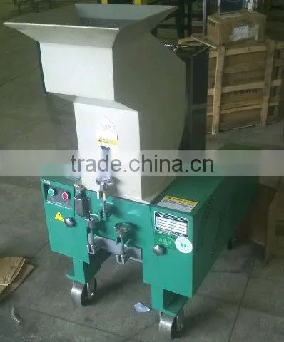 PET/PC Plastic Crushing Machine/Plastic Bucker for Bottle Blowing Machine