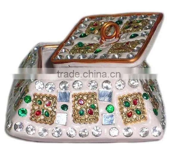 Small Decorative Jewelry Box / Lac Jewellery Boxes
