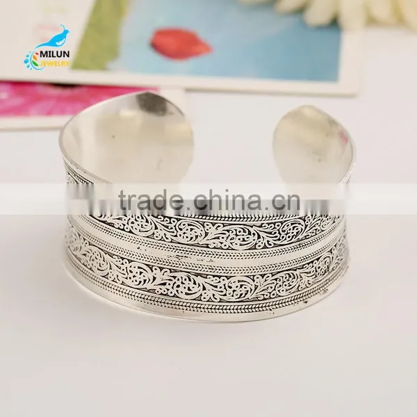 Women Unisex Simple Style Pop Punk Metal Vintage Bangle photo-3