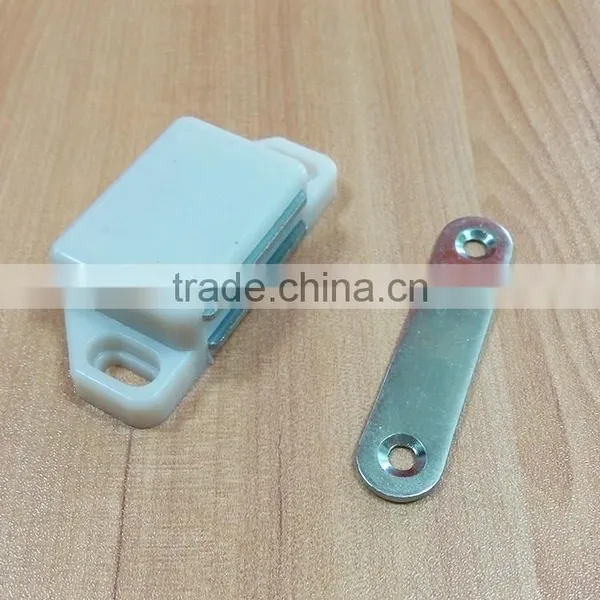 Plastic Magnetic Door Catch for Cabinet photo-5