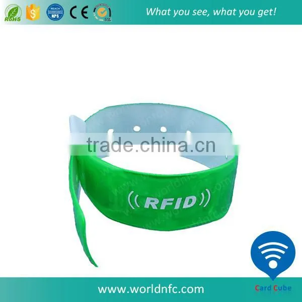 Disposable RFID PVC/ Vinyl Wristband for Party or Event photo-2