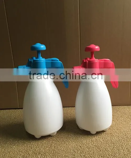 2L High Quality Garden Plastic Manual Sprayer Pressure Sprayer photo-2