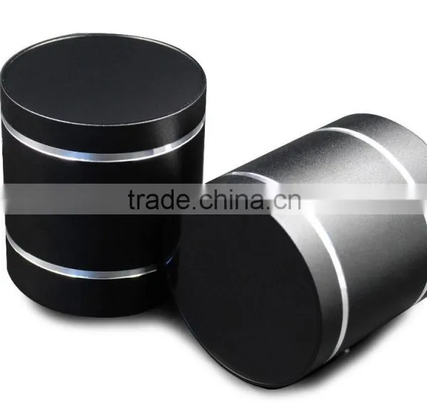 New Design Christmassd Gift Mini FM Radio and Bluetooth Vibration Speaker photo-2