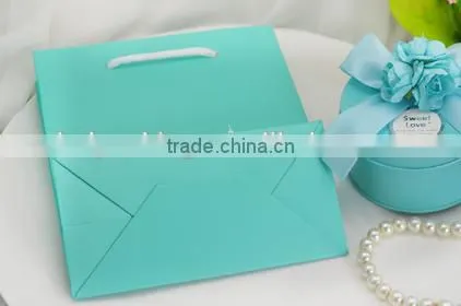 Customized Blue Paper Shopping Bag With Gold Logo Print photo-3