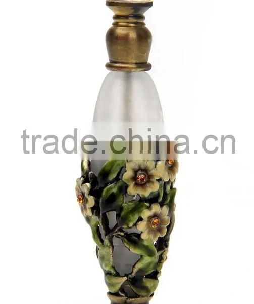 Vintage Perfume Atomizer Bottle Glass Metal Material Europe Popular Crystal Glass Bottle photo-2