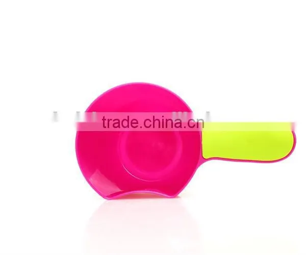 J152 Children's Baby Shampoo Bailer Plastic Water Ladle photo-2