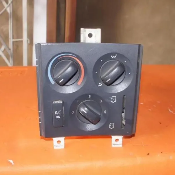 Ruian Factory Supply OEM 20443732 21069339 Car Accessories Truck Switches VOLV O Truck A/C Switch photo-3