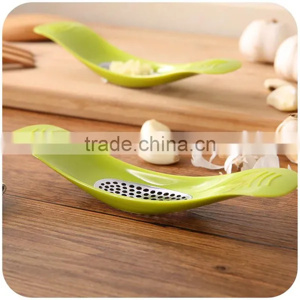 Plastic Garlic Crusher photo-4