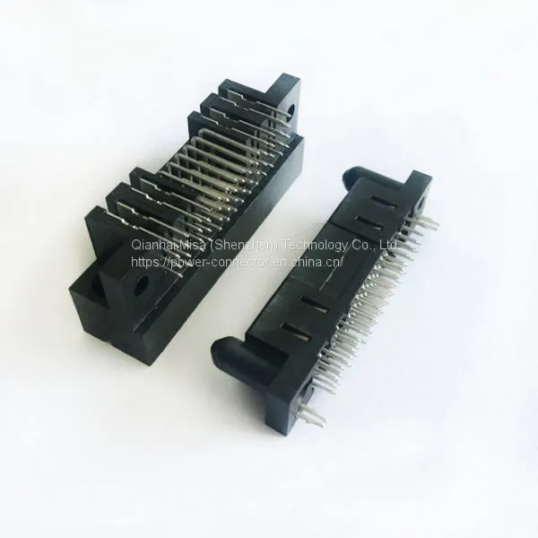 Amphenol FCI PwrBlade,4 Power, 24 Signal Contacts, 4 Row, Right Angle PCB Socket, Through Hole photo-3