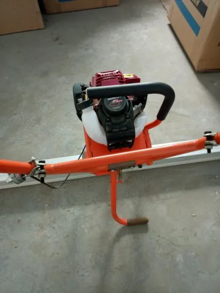 Floor Leveling Tools Vibra Strike Power Screed 1.2hp Honda photo-3