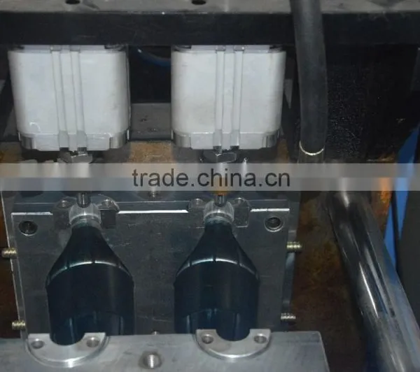 Hot Sale Semi-Automatic Small Pet Bottles Blowing Machine 750ml photo-4