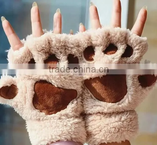 China Supplier Warm Very Thick Cartoon Bear Paw Gloves photo-3