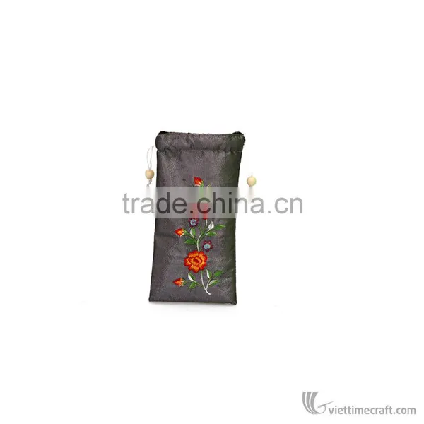 Embroidery Handbag, Handmade in Vietnam photo-2