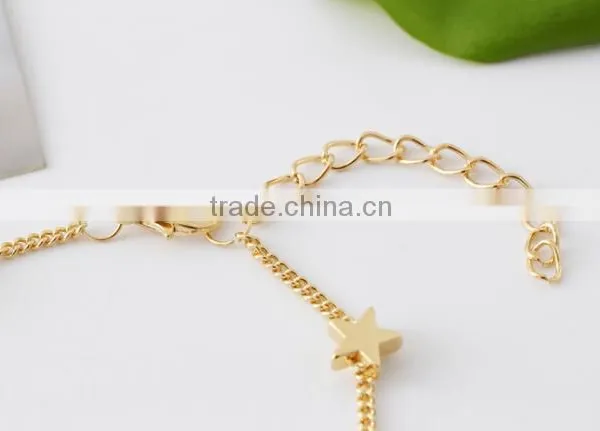 Zm33719a Simple Ladies New Model Gold Plated Heart Shaped Charm Bracelet photo-6