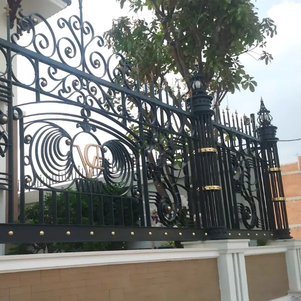 Superior Quality Hand-Forged Wrought Iron Garden Fence | Luxury Decorative Barrier for House