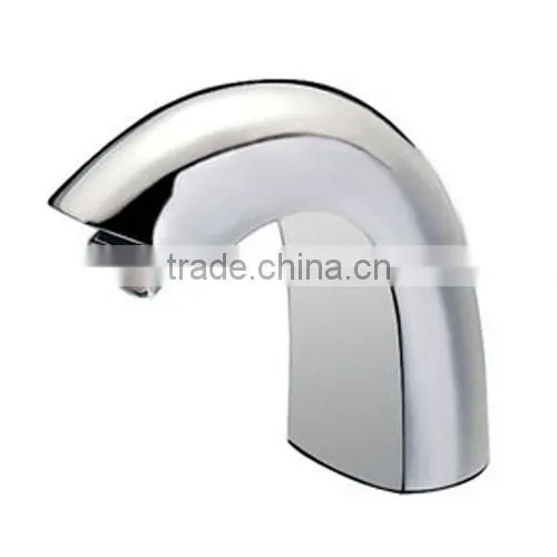 Automatic Basin Faucet With Sensor on Aerator
