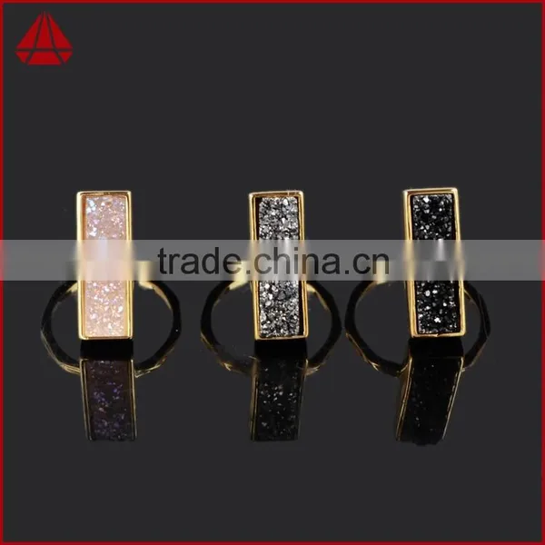 18k Yellow Gold-plated Base Metal Band Ring With Long Rectangle Rose Gold Druzy Stone photo-4