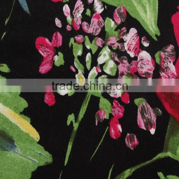 China Textiles 100% Cotton Fabric Flower Printing for Fashion One-piece Dress photo-4