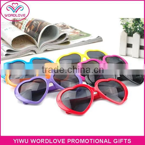 Wholesale Most Fashion Love Heart Shaped Plastic Sunglasses photo-6