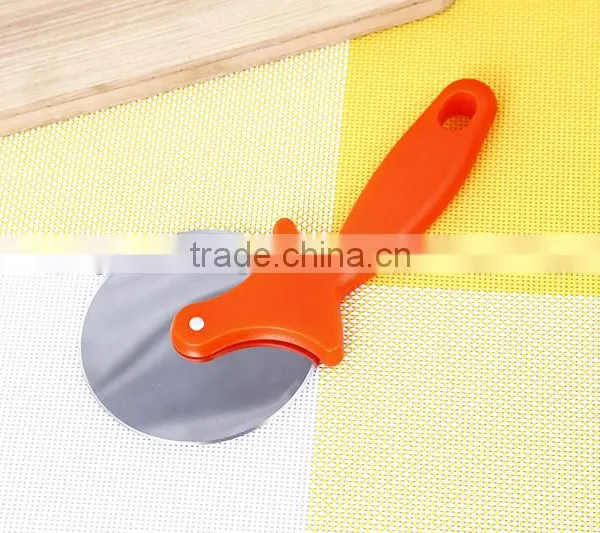 Hot Pink PP Handle Bakeware Pizza Cutter photo-2