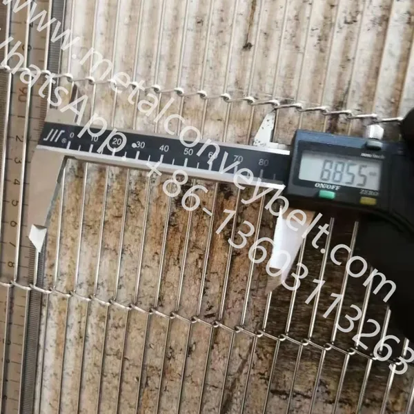 Easy Install Flat Flex Sus304 Stainless Steel Wire Balanced Weave Conveyor Belt Transport Mesh Belt for Bakery Machinery photo-3