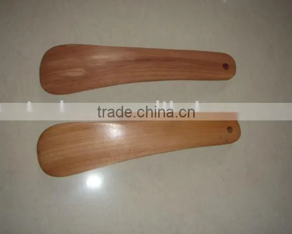 SHOE HORN
