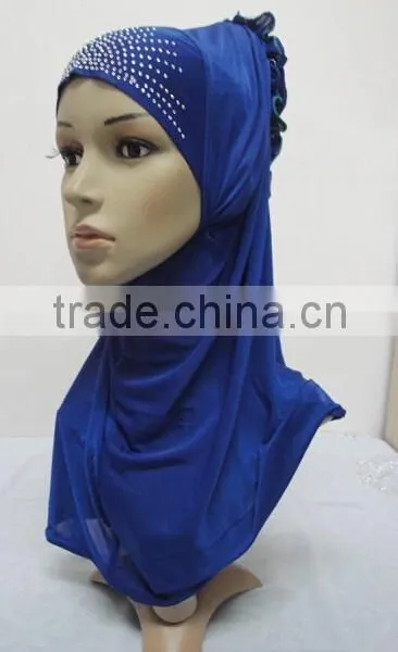 H242 Latest Muslim Hijab Scarf With Flowers on Back photo-5