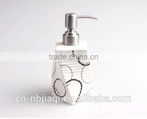 4pcs of Modern Bathroom Accessories Set photo-2