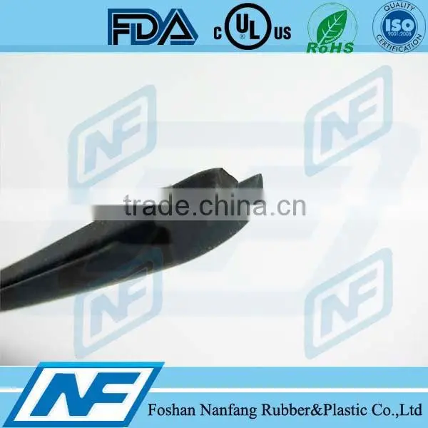 I Shape Black EPDM Door Bottom Seal Rubber photo-2