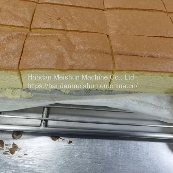 Factory Direct Sale Titanium Knife Blade Cake Cutting Machine for Swiss Roll Slicing photo-3