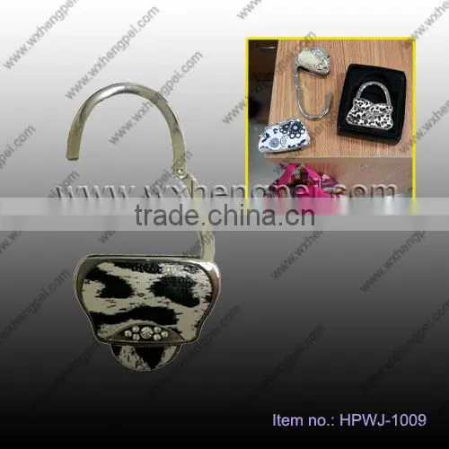 Black and White Striped Concise Generous Hanging Buckle