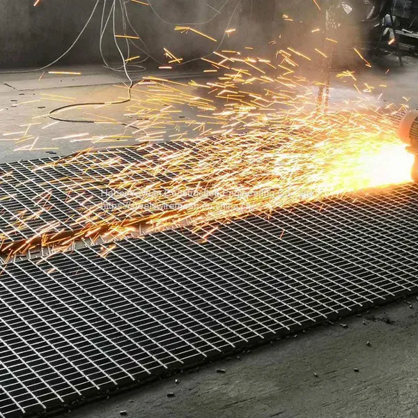 Steel Grating Galvanized Steel Grating Steel Grating Sheets Stainless Steel Woven Mesh Manufacturer photo-4