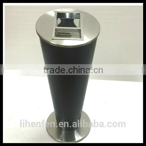 Tanding Structure and Stocked Eco-Friendly Feature Trash Bin photo-2