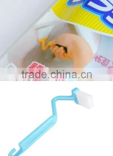 C107 Curved Handle Toilet Cleaning Brush photo-4