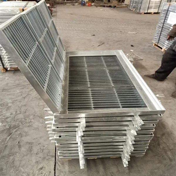 Custom-made Industrial Steel Floor Gratings for Roads and Bridges, Hot-dip Galvanized Steel Gratings, and Stainless Steel Gratings. photo-3