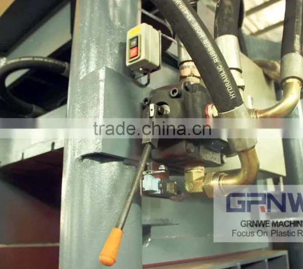 2015 Best Pet Bottles Compressing Machine photo-3