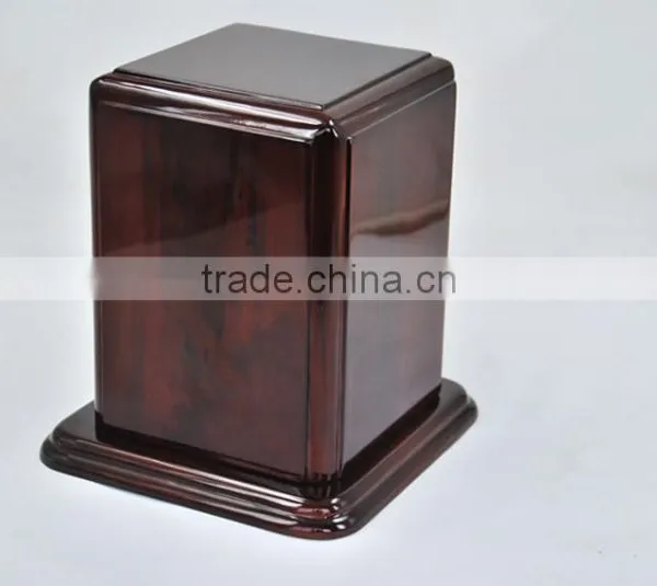 Wood Urn photo-2