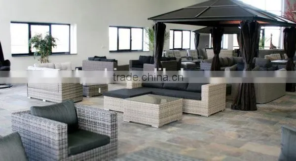 Fashionable Italy Style Outdoor Rattan Coffee Table and Chairs Set Round Wicker Sofa photo-4