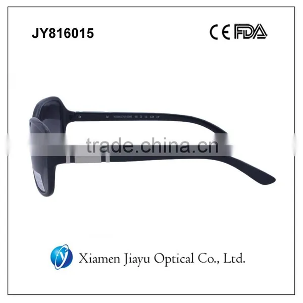 Woman Polycarbonate Sunglasses With Metal Decoration photo-3