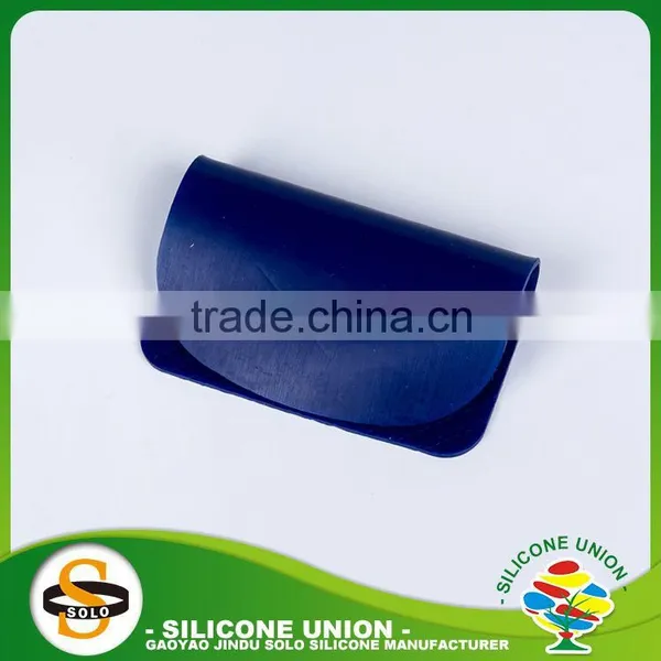Hot Selling Silicone Kitchen Utensil Useful Eco-friendly Figure Shape Silicone Kitchenware photo-2