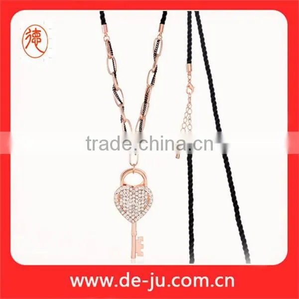 Unique Fashion Charm Heart and Key Sweater Necklace photo-2