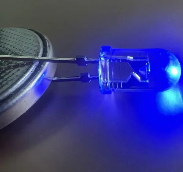 Ultra High Brightness LED Bead F5 Blue LED Light Emitting Diode 5MM Round Head Traffic Signal Dedicated Red Light