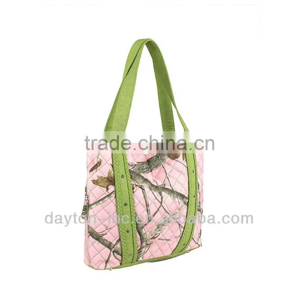 Realtree Camo Women Tote With Conceal Gun Pockets