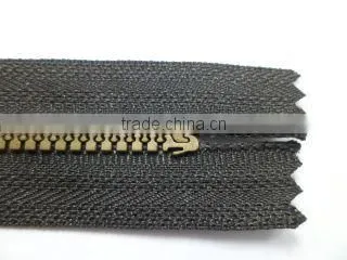 5# Plastic Zipper Resin Zipper Plated Antic-brass Teeth With Auto-lock Pipa Slider Garment Zipper photo-2