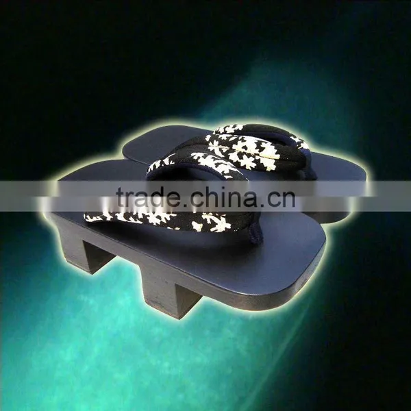 Traditional Men's Geta Sandals