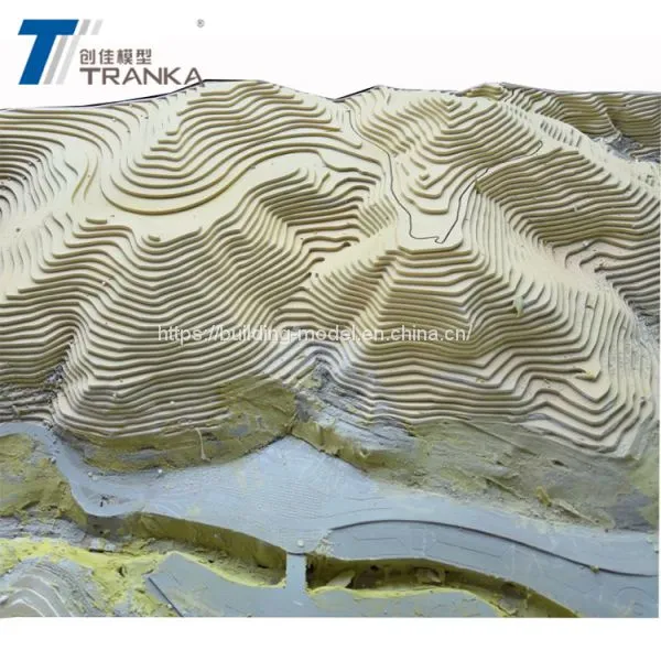 Miniature Architecture Bidding Models Show For Government photo-2