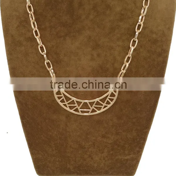 Fashion Gold Hollow Crescent Moon Shape Pendant Chain Jewellery Necklace photo-3