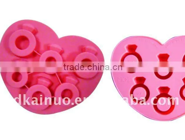 Creative Design With Ring Shape Ice Cube Tray photo-6